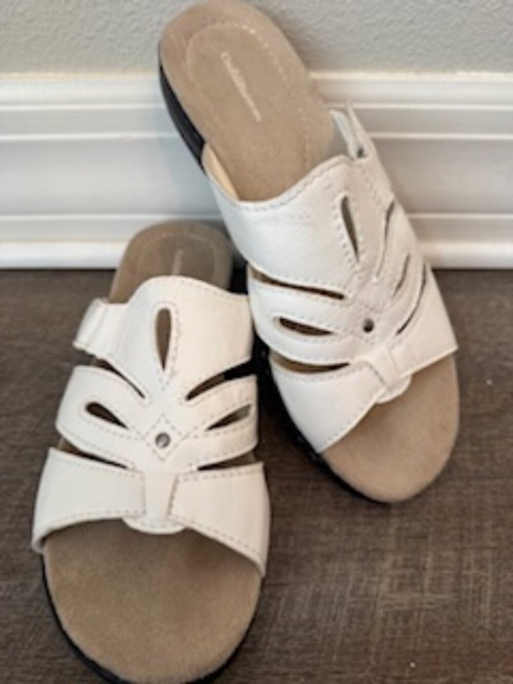 Croft & Barrow Piper White Cutout Slip‑On Sandals Women’s 8.5